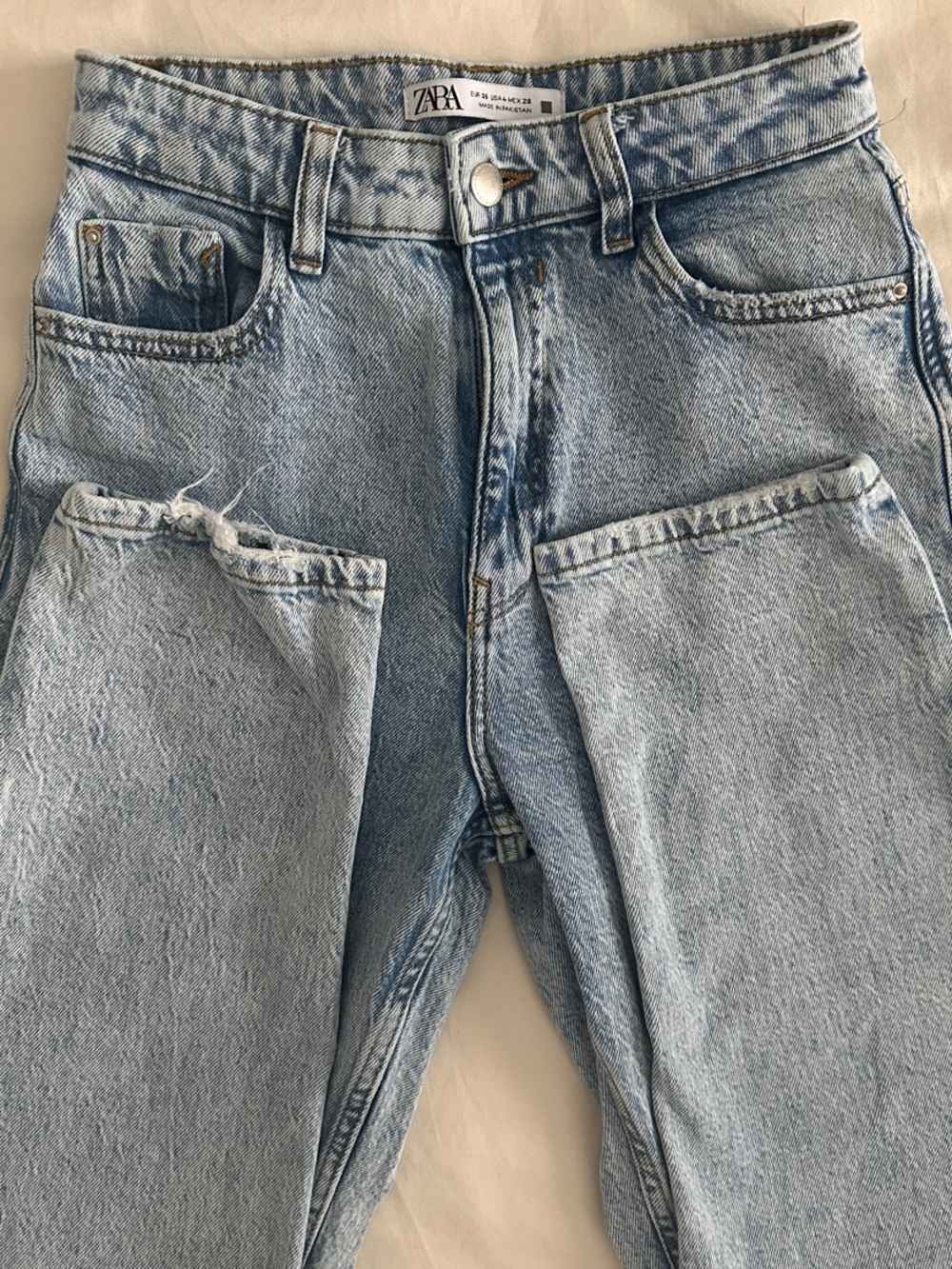 Zara Light Wash Women’s Straight Jeans